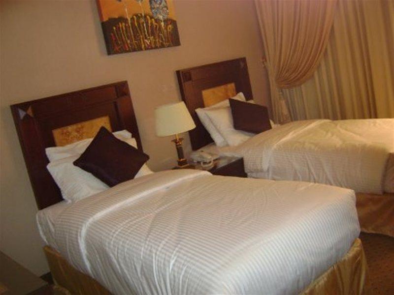 Caesar Hotel Mascate Esterno foto